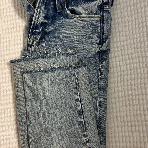 FRAME Le Nouveau Straight Raw Edge Lombard | Womens Straight - Picture 5 of 5